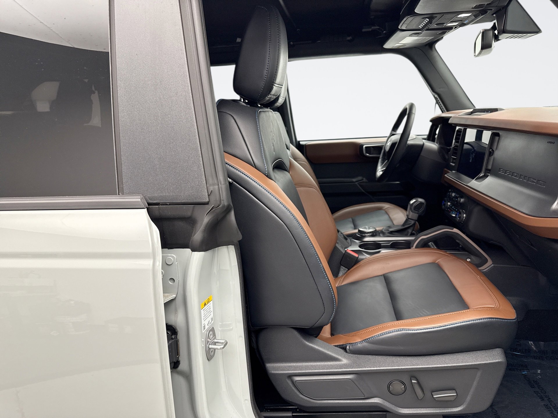 Used 2024 Ford Bronco Outer Banks image 19