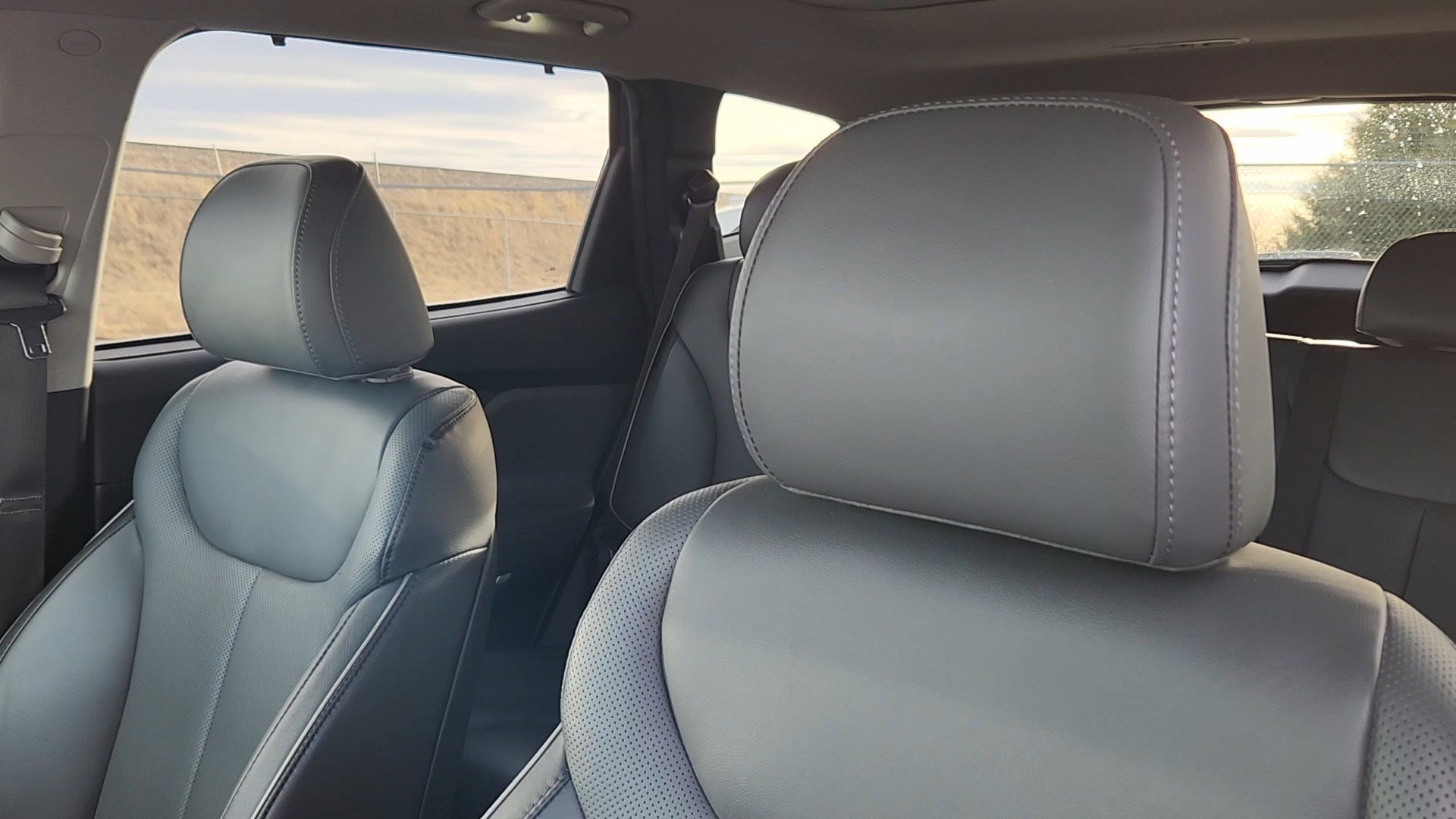 Used 2023 Hyundai Santa Fe Limited image 10