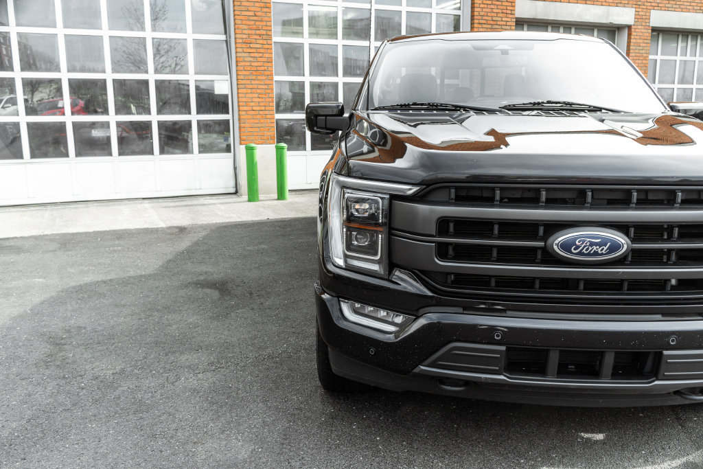 Used 2023 Ford F150 Lariat w/ Equipment Group 502A High AWD/4WD image 38