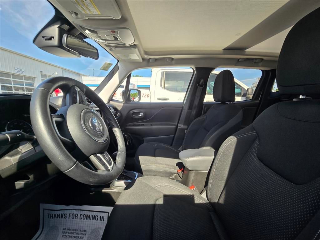 Used 2023 Jeep Renegade Altitude w/ Sun/Sound Group image 4