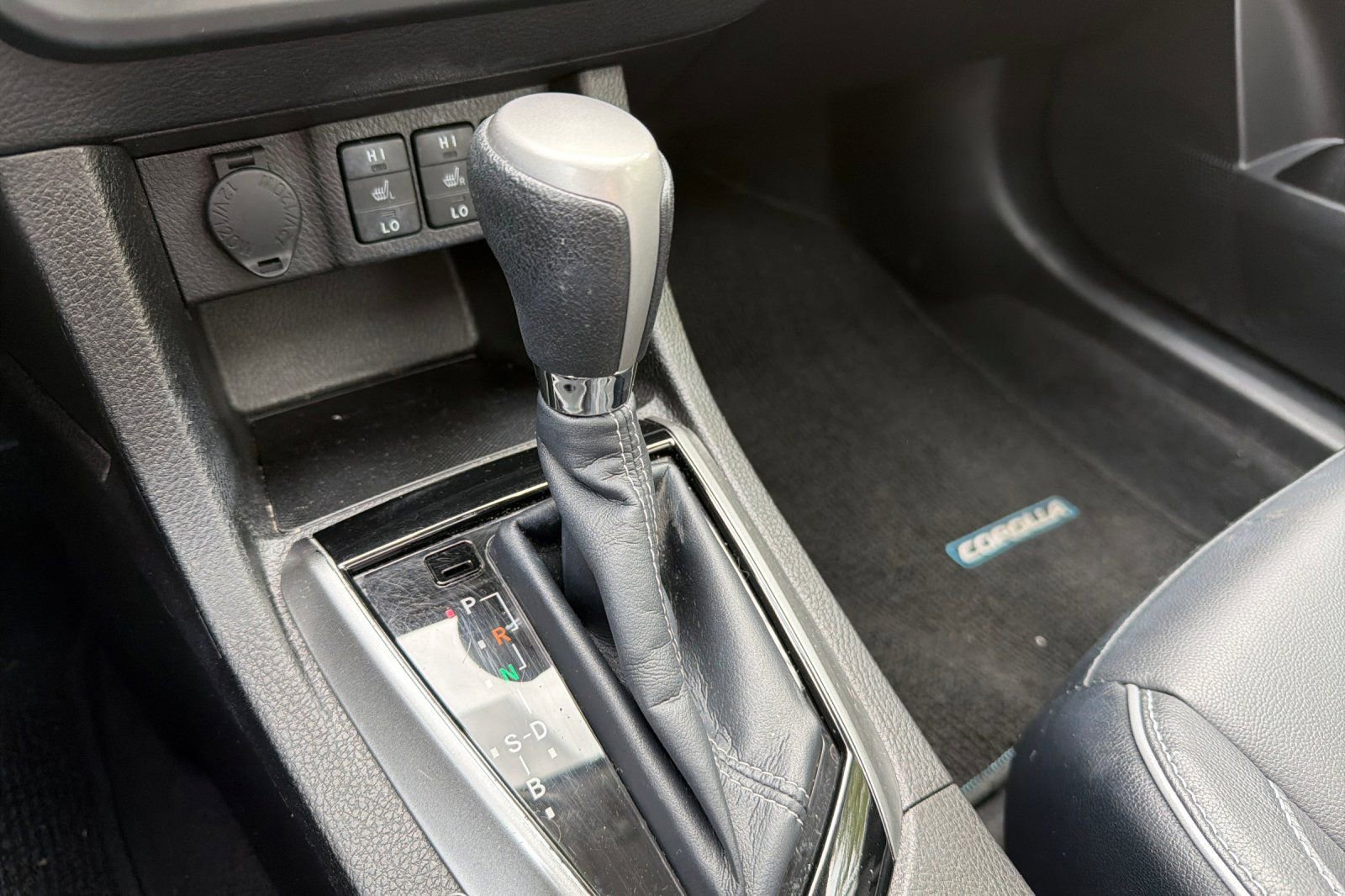 Used 2015 Toyota Corolla LE Premium FWD image 19