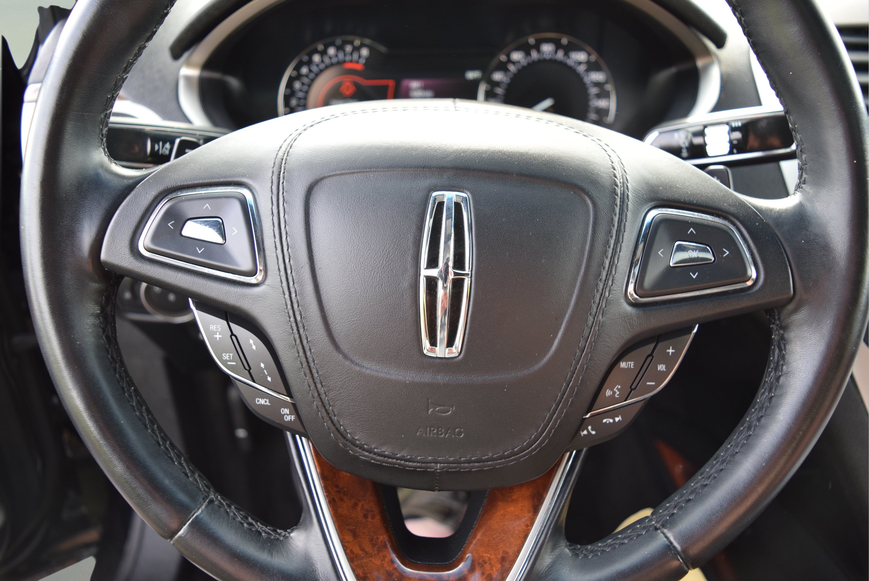 Used 2020 Lincoln MKZ Reserve AWD/4WD image 11