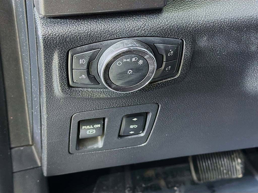 Used 2016 Ford F150 XLT w/ Equipment Group 302A Luxury image 28