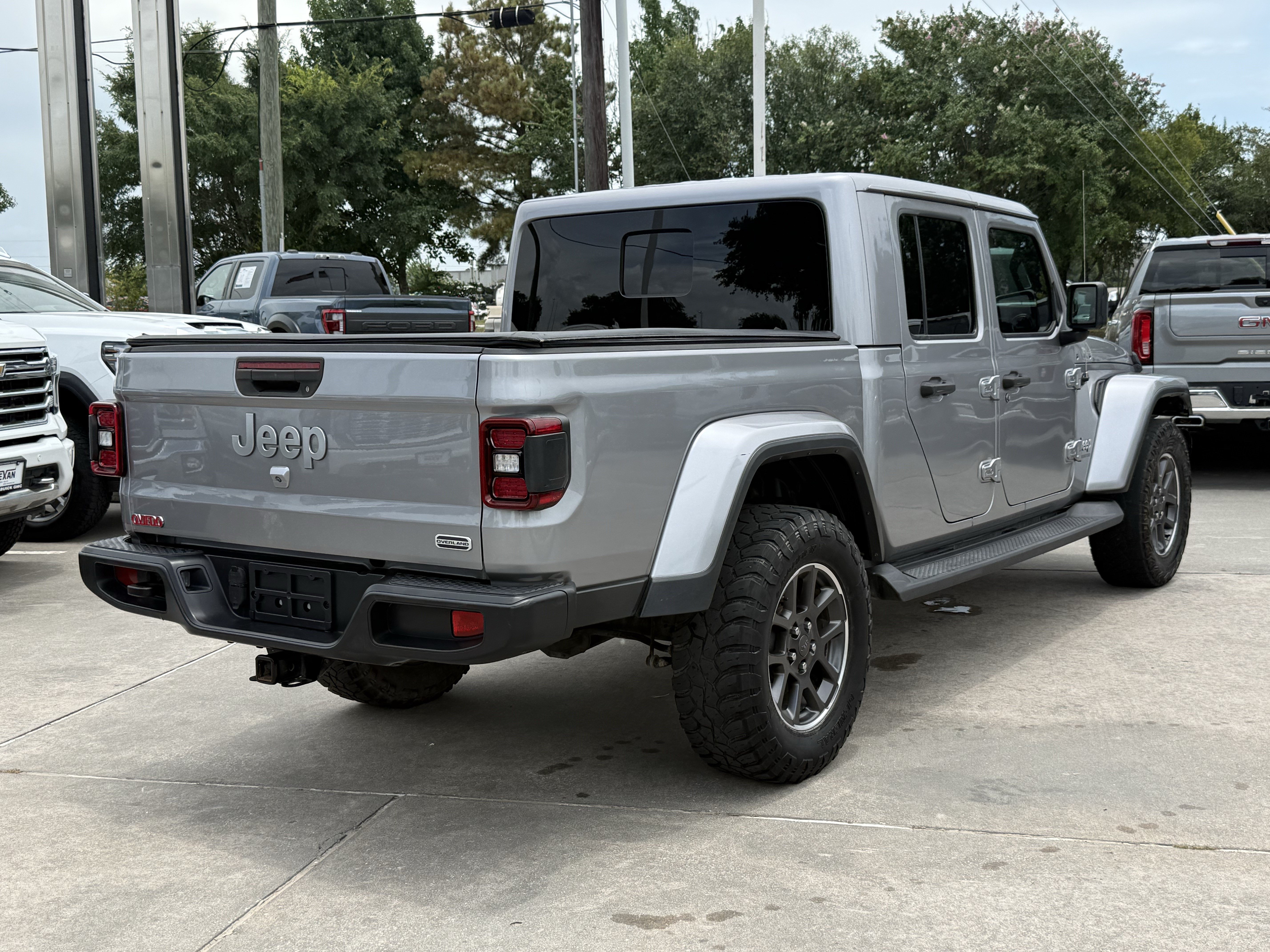 Used 2020 Jeep Gladiator Overland AWD/4WD image 5