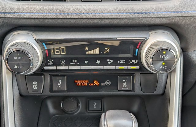 Used 2021 Toyota RAV4 XSE AWD/4WD image 14