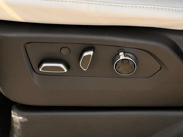 New 2026 Cadillac Escalade ESV Platinum Sport w/ LPO, Floor Liner Package AWD/4WD image 23