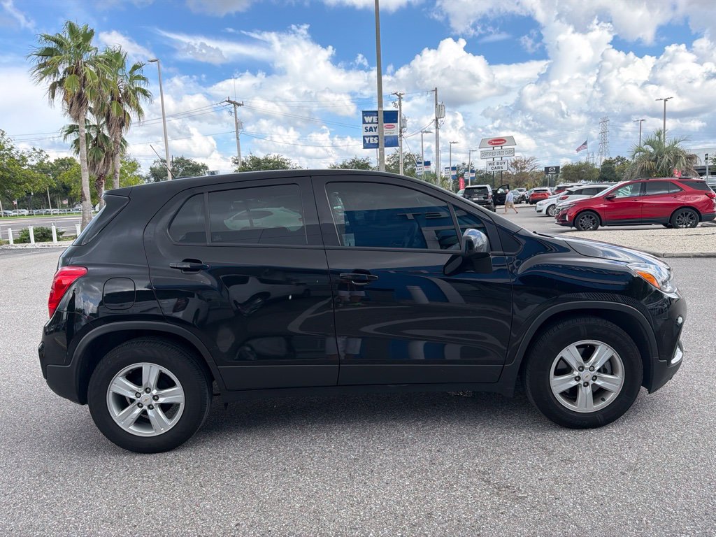Used 2020 Chevrolet Trax LS FWD image 11