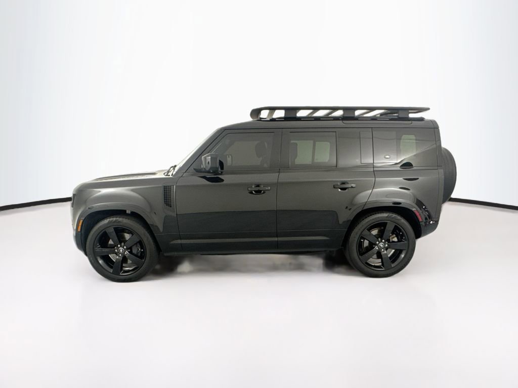 Used 2024 Land Rover Defender 110 X-Dynamic SE AWD/4WD image 8