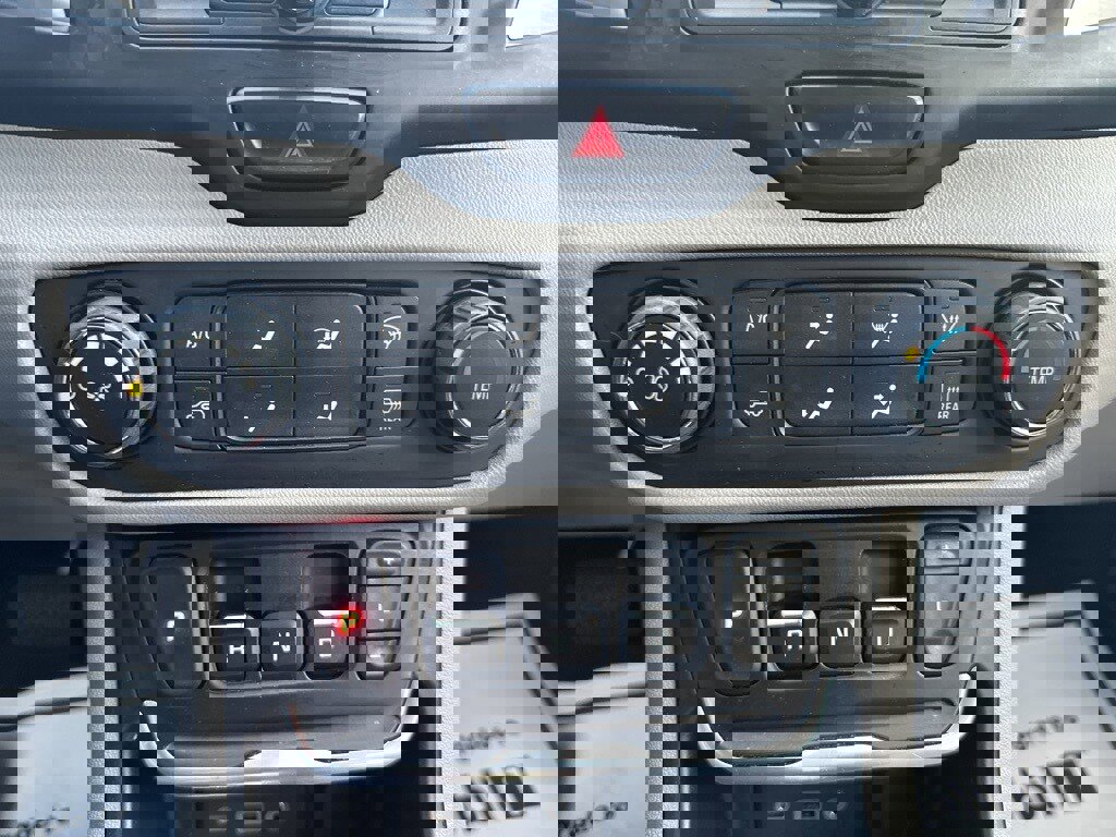 Used 2018 GMC Terrain SLE image 21