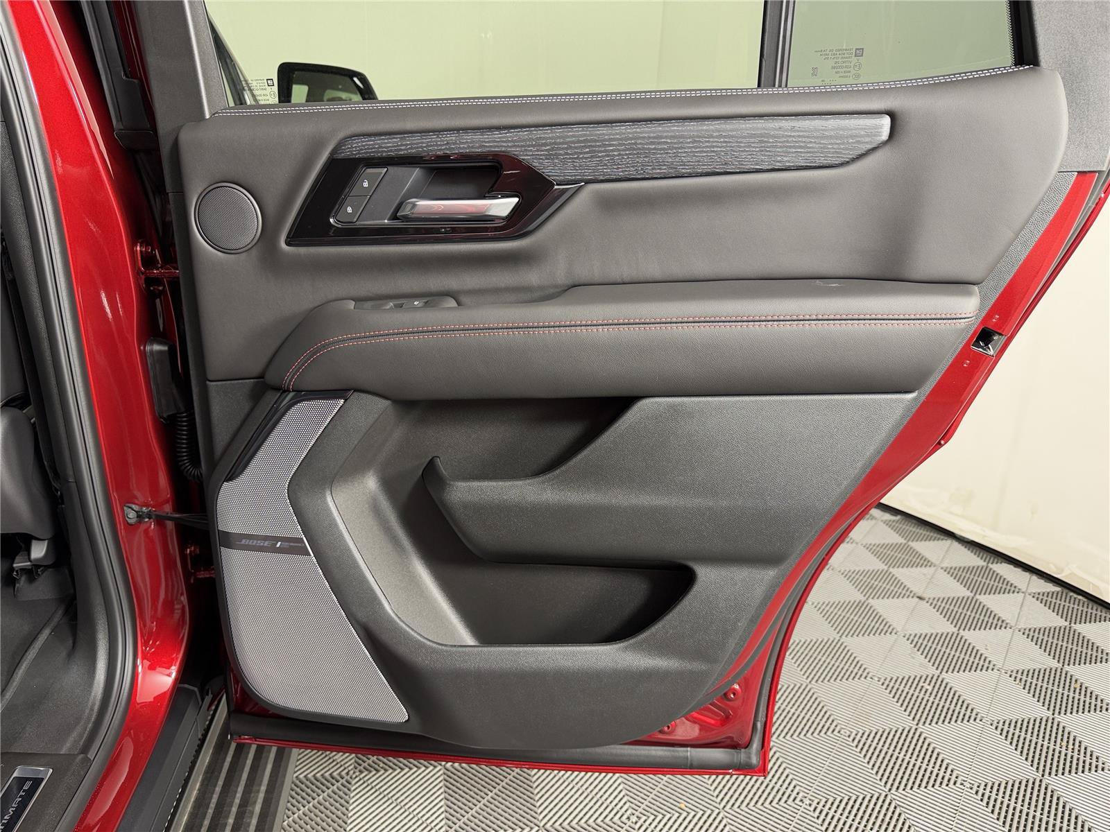 New 2026 GMC Yukon AT4 Ultimate w/ LPO, Floor Liner Package AWD/4WD image 16
