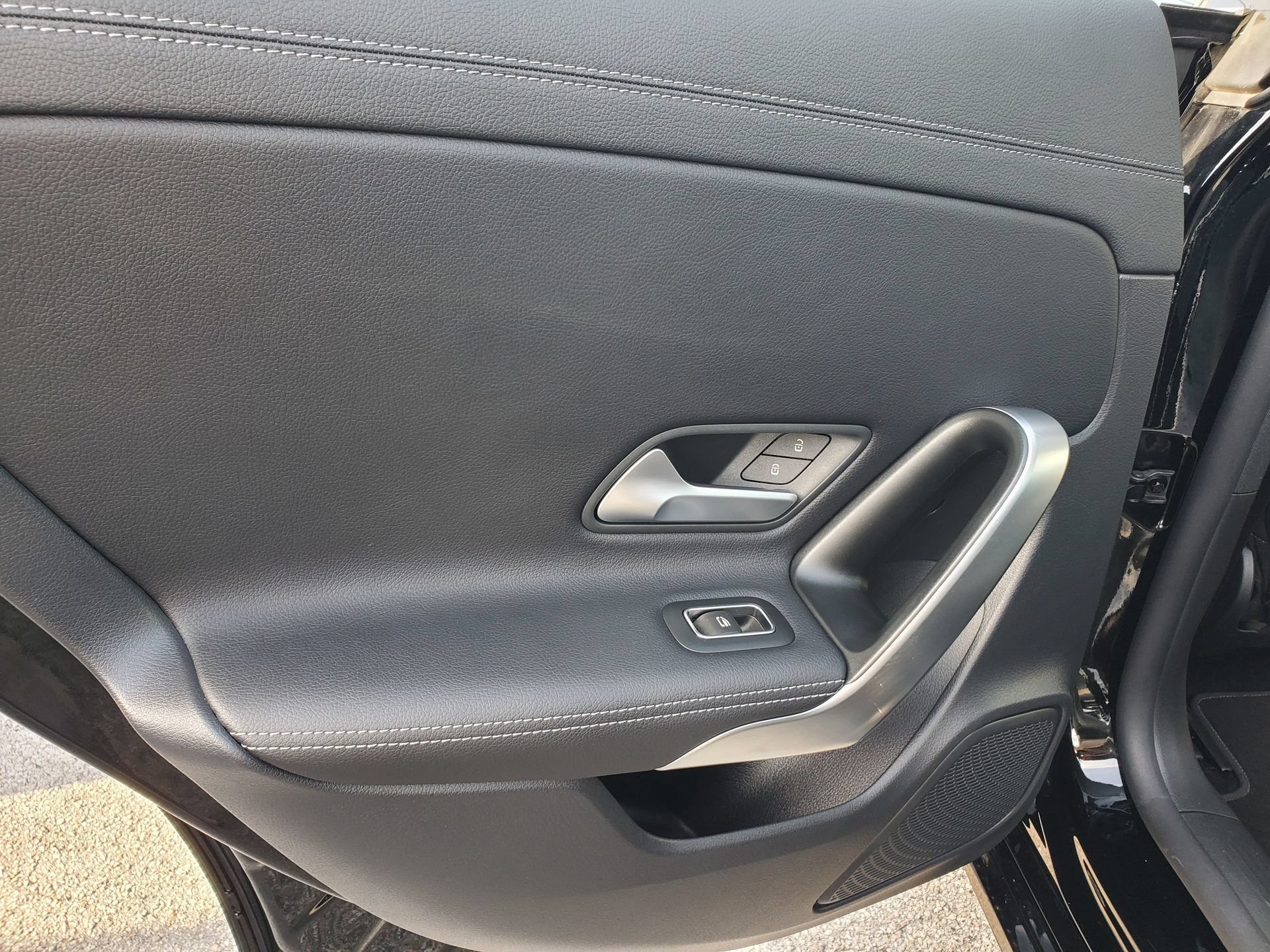Used 2023 Mercedes-Benz CLA 250 4MATIC image 9