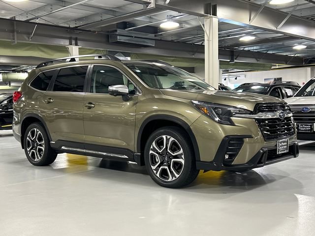 Used 2023 Subaru Ascent Limited w/ Technology Package AWD/4WD image 1