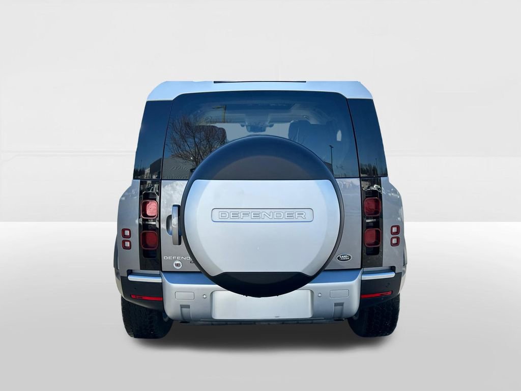 Used 2021 Land Rover Defender 110 SE image 4