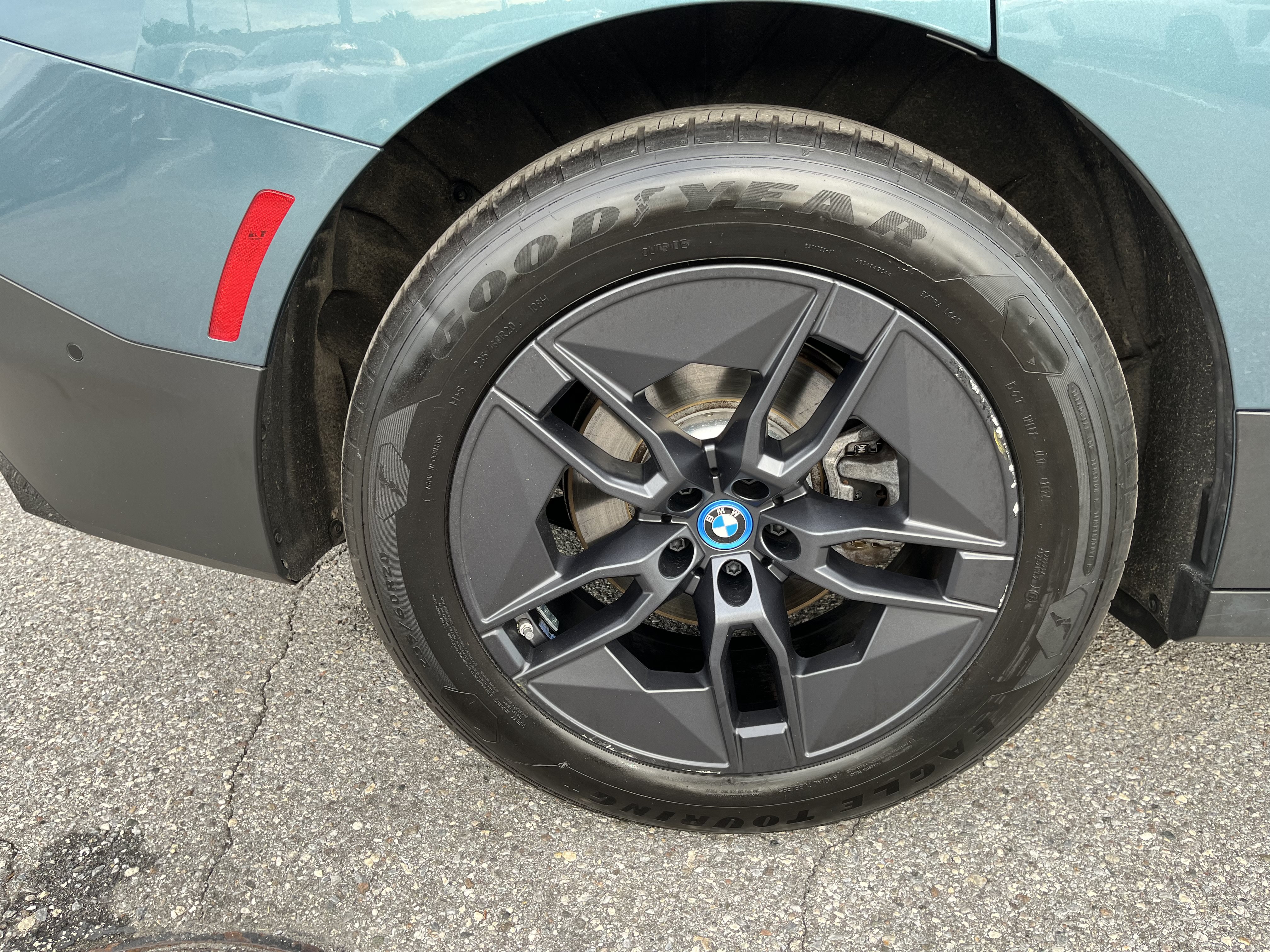 Used 2025 BMW iX xDrive50 AWD/4WD image 14