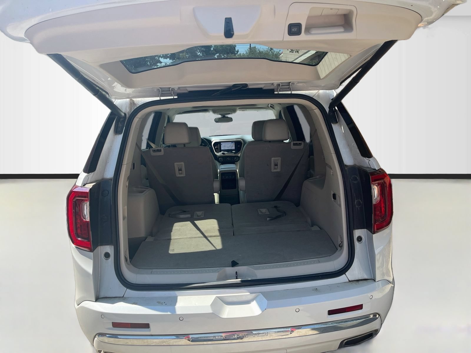 Used 2023 GMC Acadia Denali w/ Trailering Package FWD image 28
