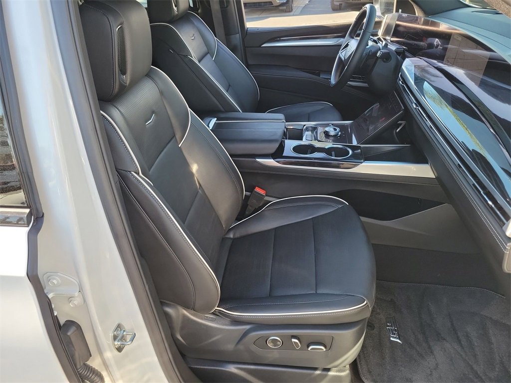 Used 2025 Cadillac Escalade Sport image 28