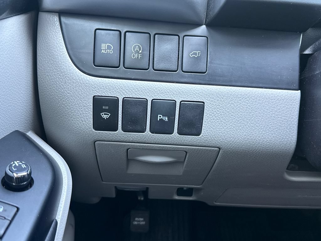 Used 2018 Toyota Highlander Limited AWD/4WD image 19