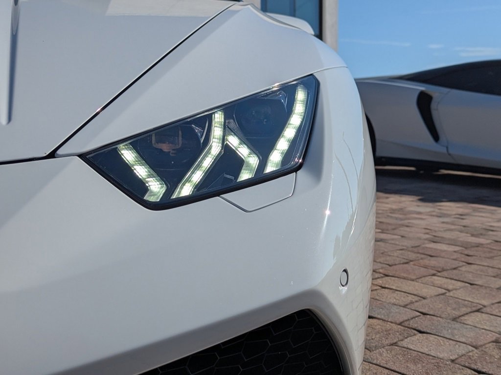 Used 2017 Lamborghini Huracan LP 610-4 image 16