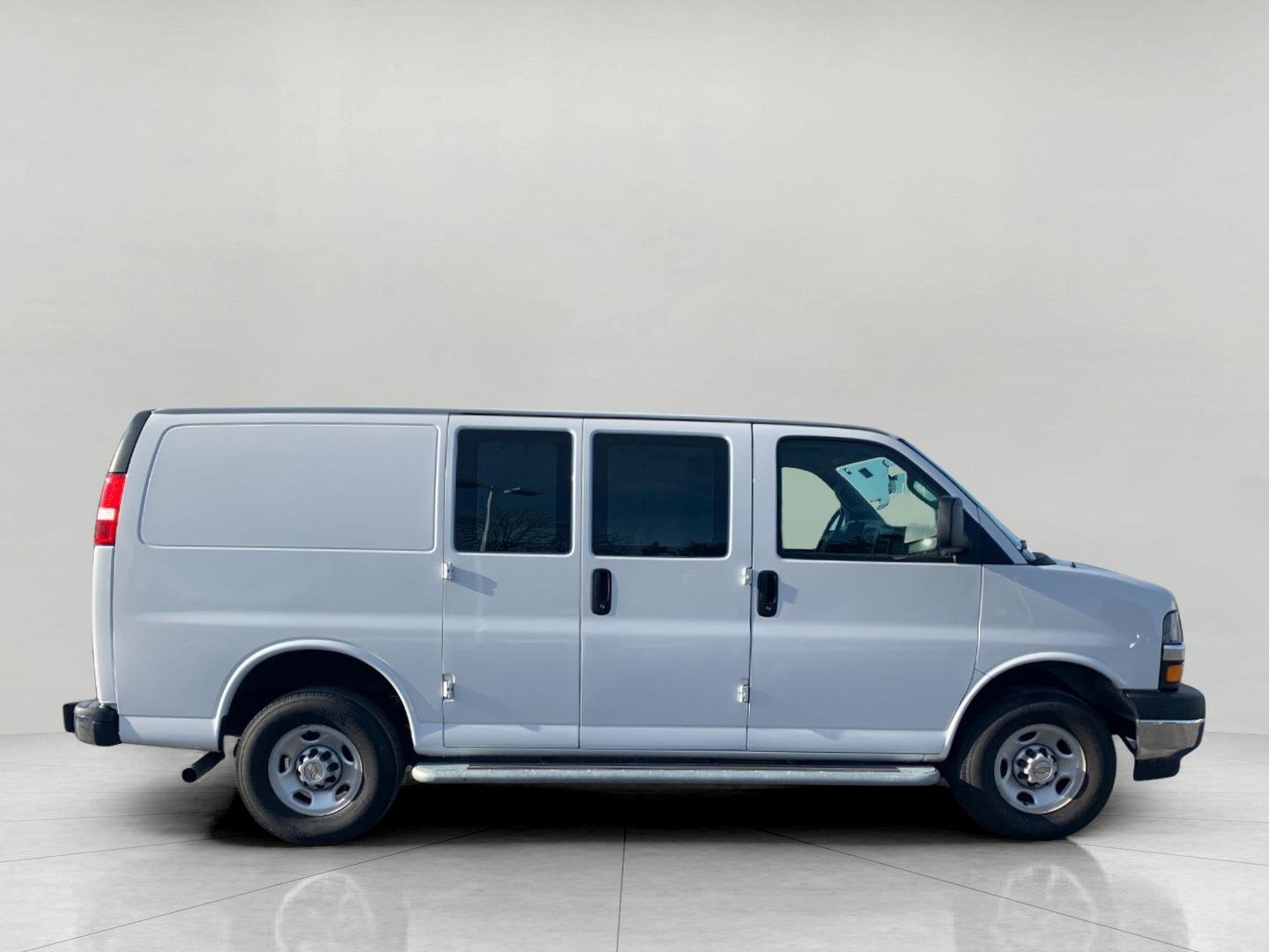 Used 2024 Chevrolet Express 2500 w/ Driver Convenience Package image 7