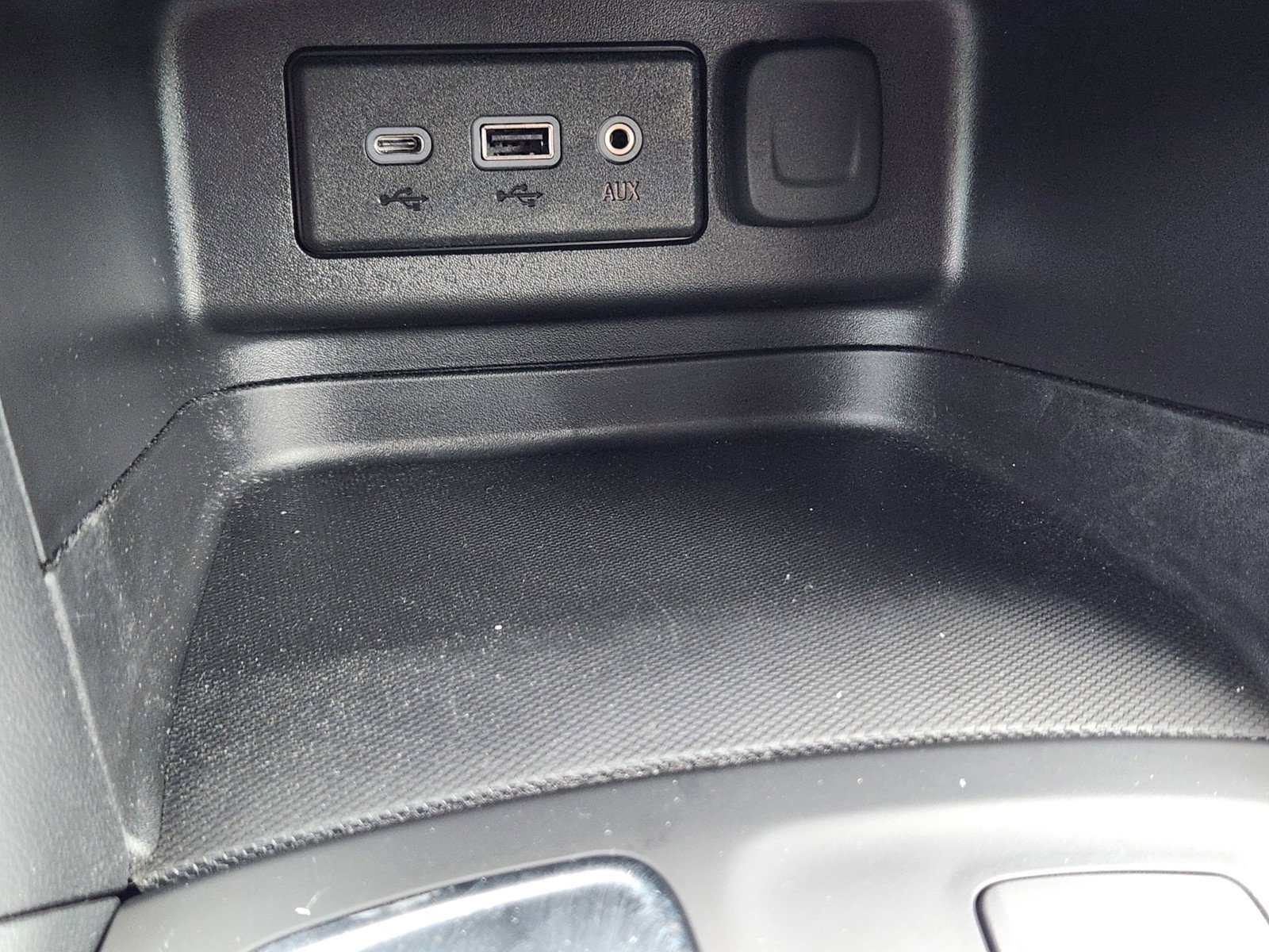 Used 2024 Chevrolet Equinox LT FWD image 16