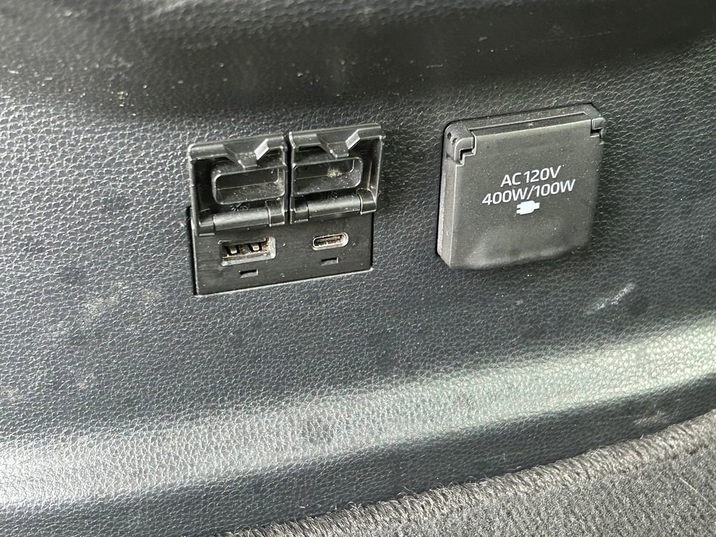 Used 2023 Toyota Sequoia Capstone RWD image 27