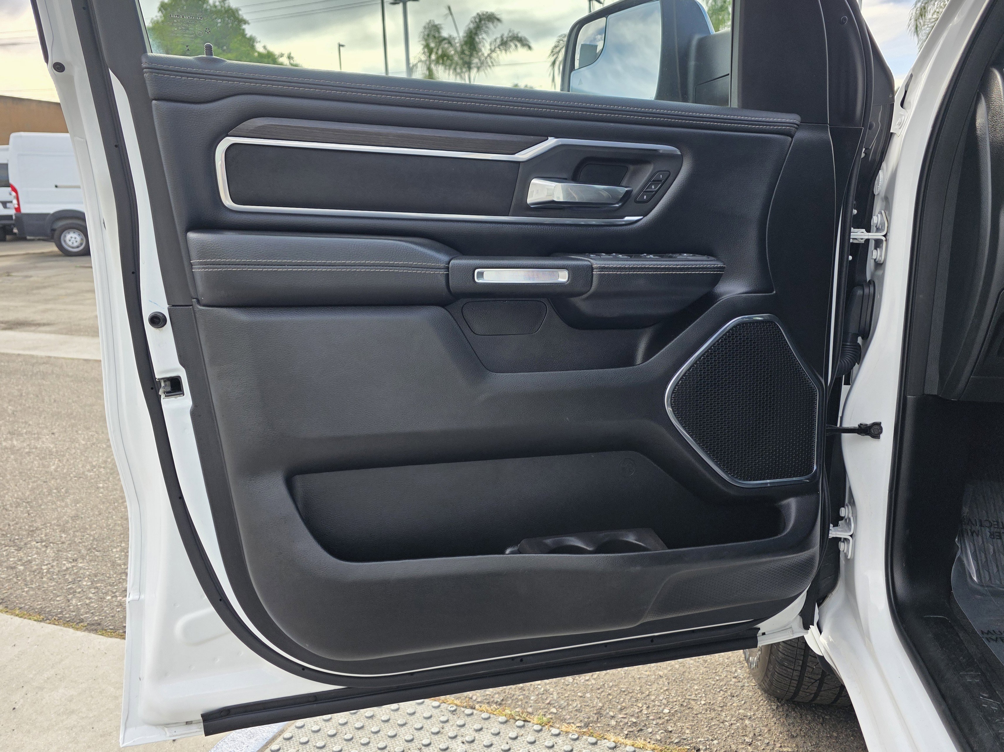 Certified 2025 RAM 1500 Laramie AWD/4WD image 11