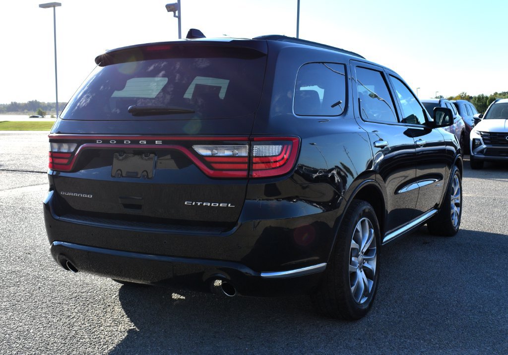 Used 2017 Dodge Durango Citadel RWD image 3