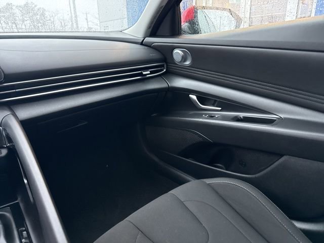Used 2023 Hyundai Elantra SEL w/ Convenience Package image 38