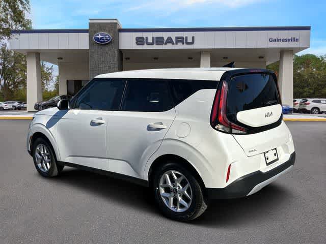 Used 2025 Kia Soul LX w/ LX Technology Package FWD image 4