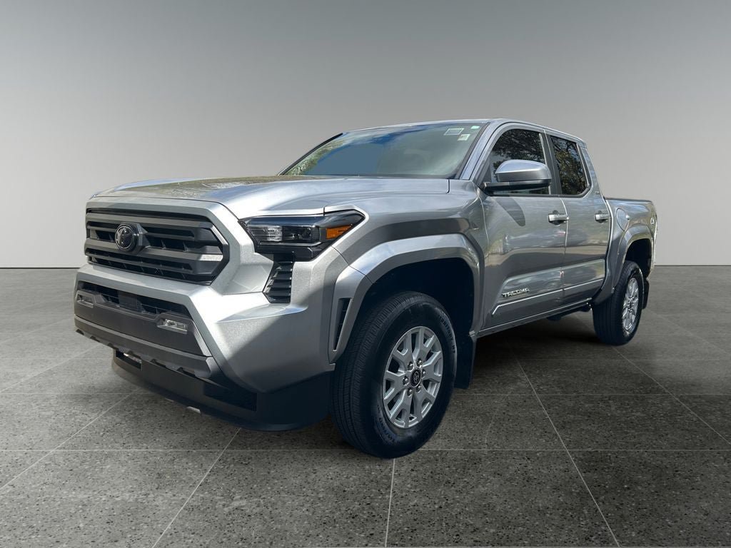 Used 2025 Toyota Tacoma SR5 AWD/4WD image 3