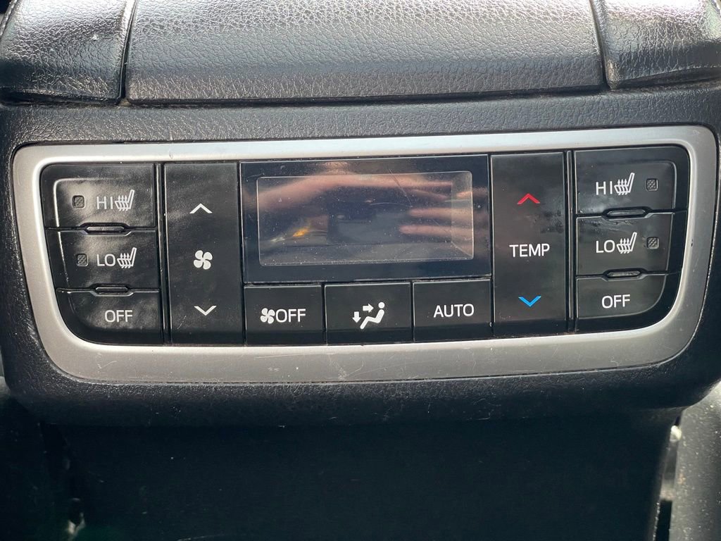 Used 2017 Toyota Highlander Limited Platinum AWD/4WD image 18
