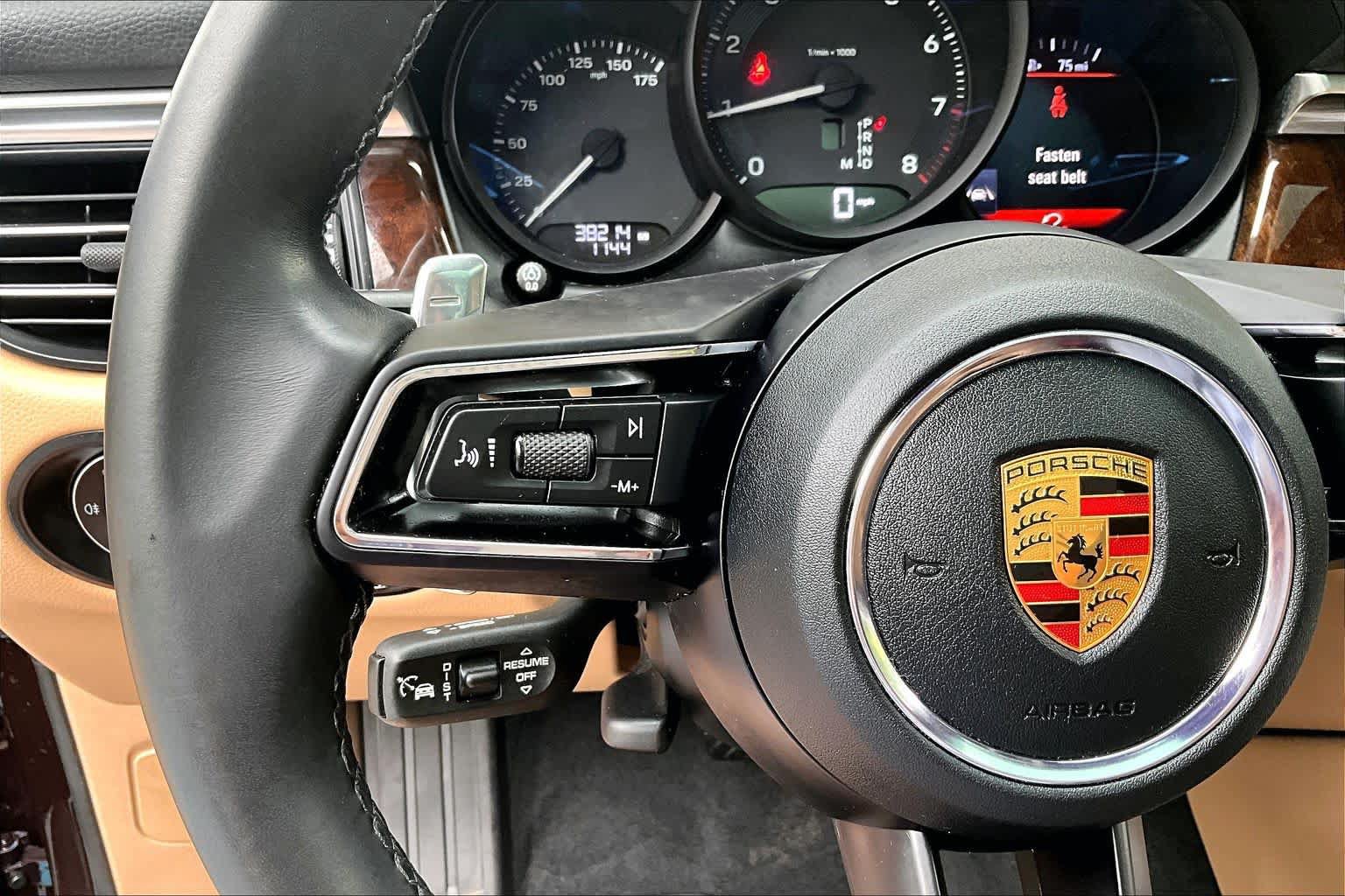 Used 2023 Porsche Macan AWD/4WD image 23