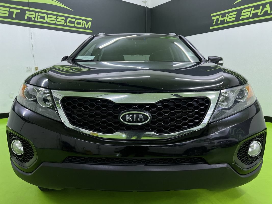 Used 2012 Kia Sorento LX w/ Convenience Pkg FWD image 3