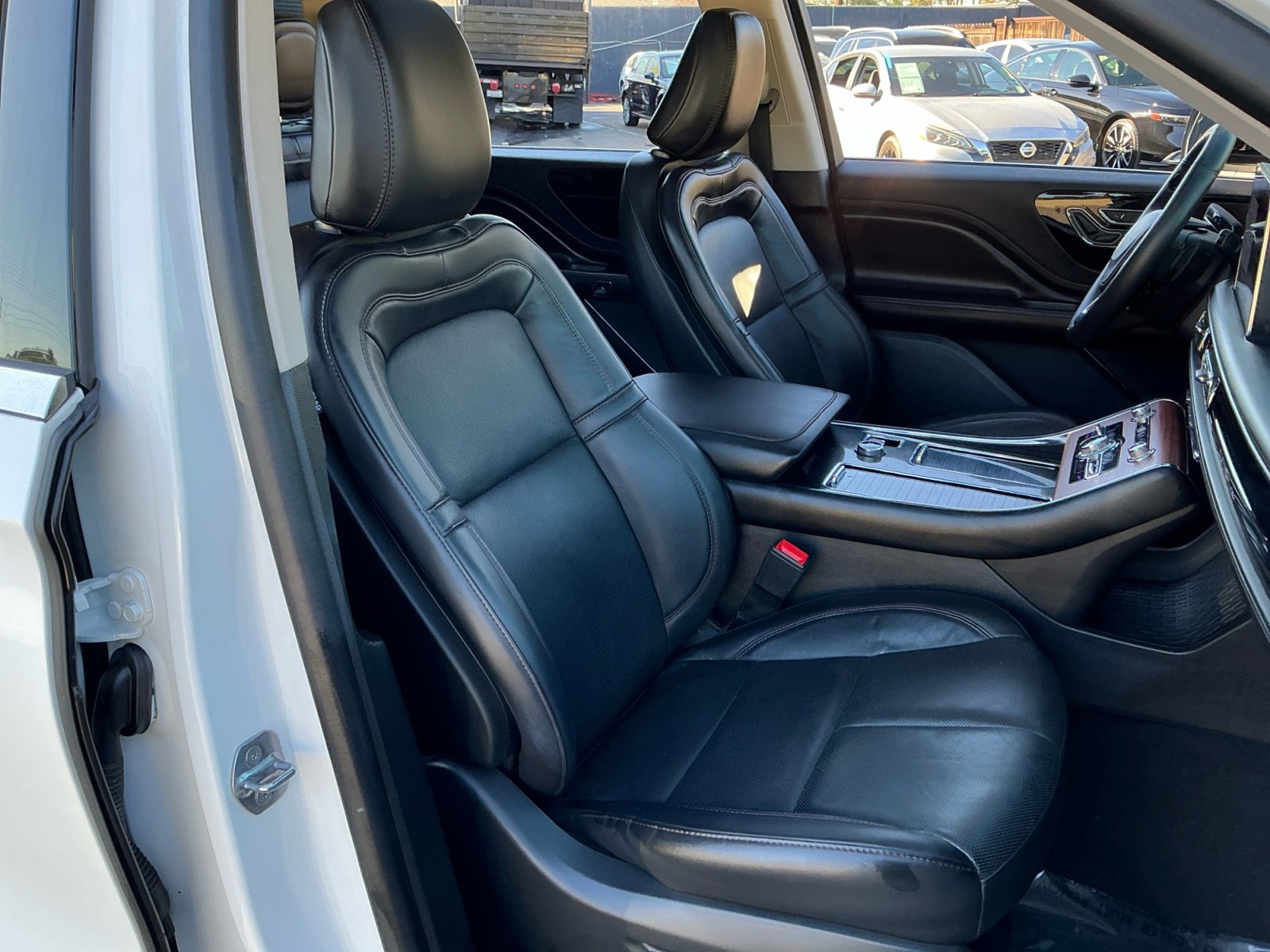 Used 2024 Lincoln Aviator Reserve AWD/4WD image 22