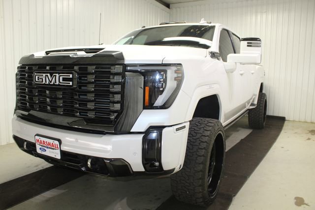 Used 2024 GMC Sierra 2500 Denali Ultimate image 2