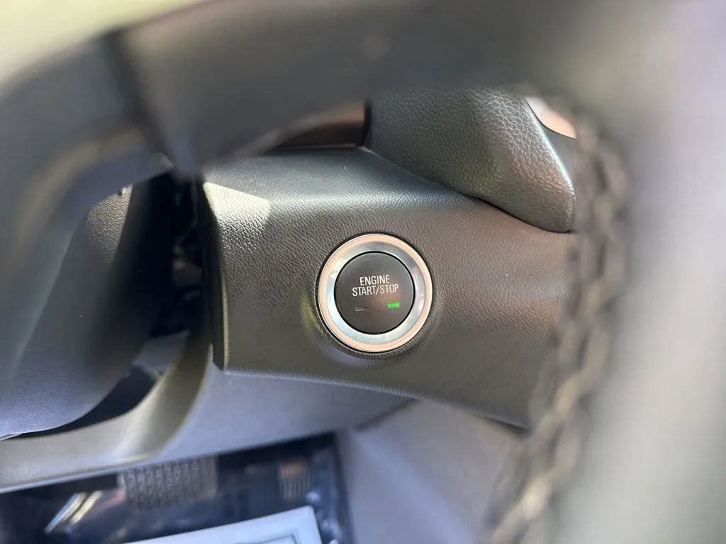 Used 2024 GMC Terrain SLT AWD/4WD image 20
