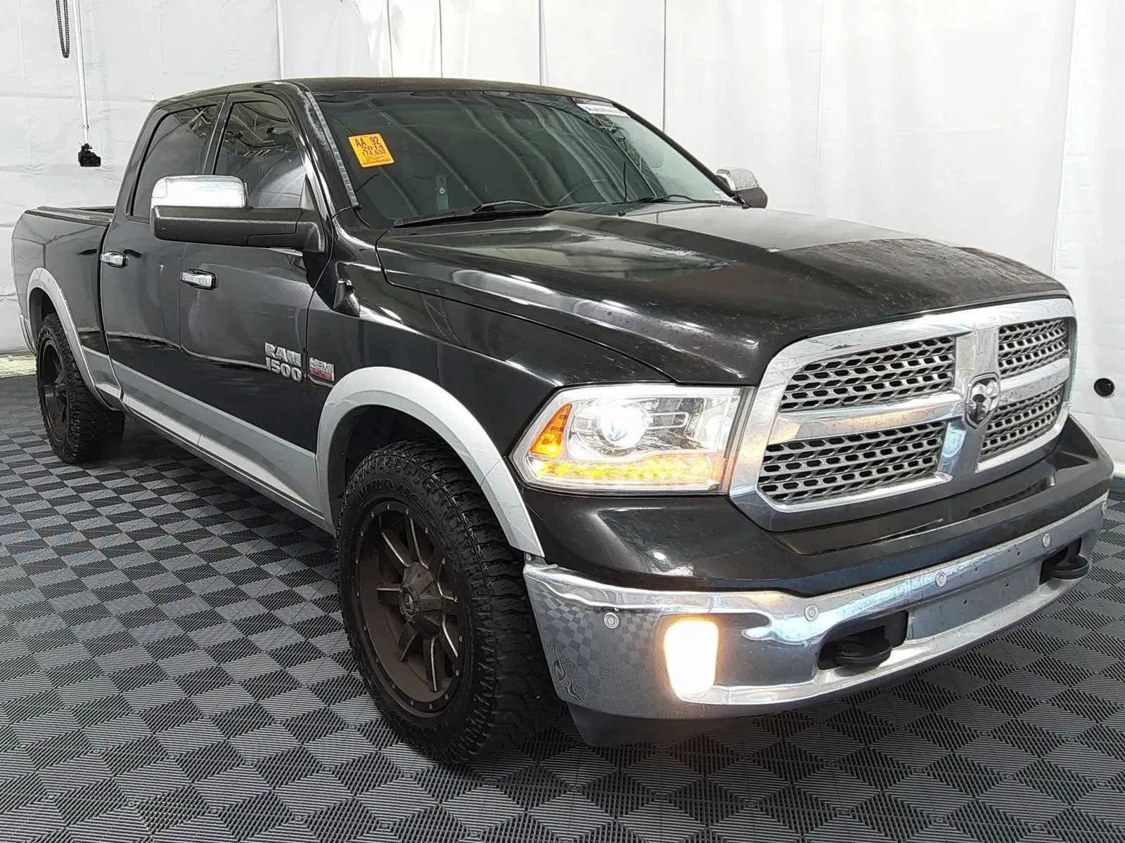 Used 2014 RAM 1500 Laramie w/ Convenience Group AWD/4WD image 2