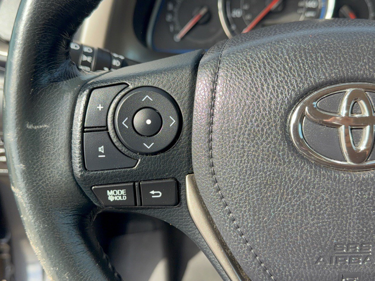 Used 2015 Toyota RAV4 Limited w/ Technology Package FWD image 18