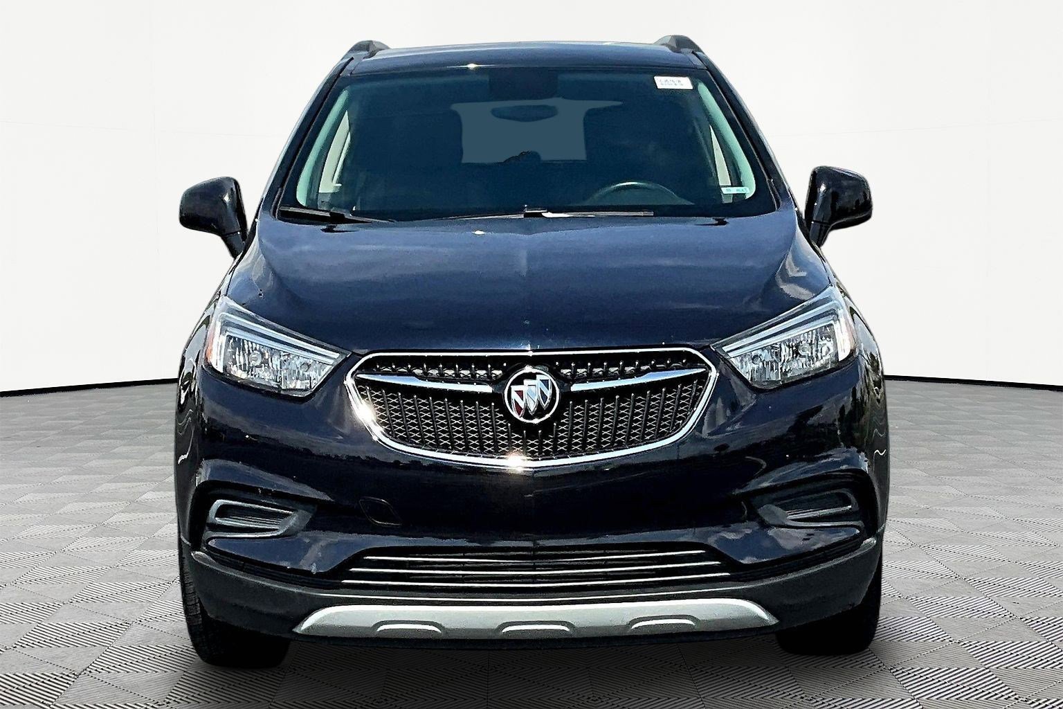 Used 2022 Buick Encore Preferred w/ Safety Package image 2