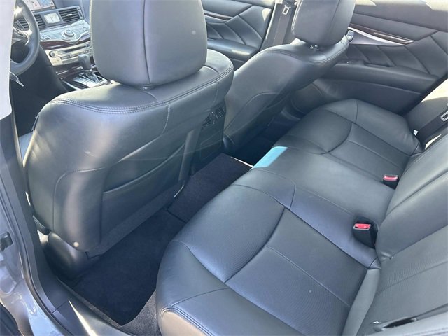 Used 2019 INFINITI Q70 Luxe w/ Proactive Package image 19