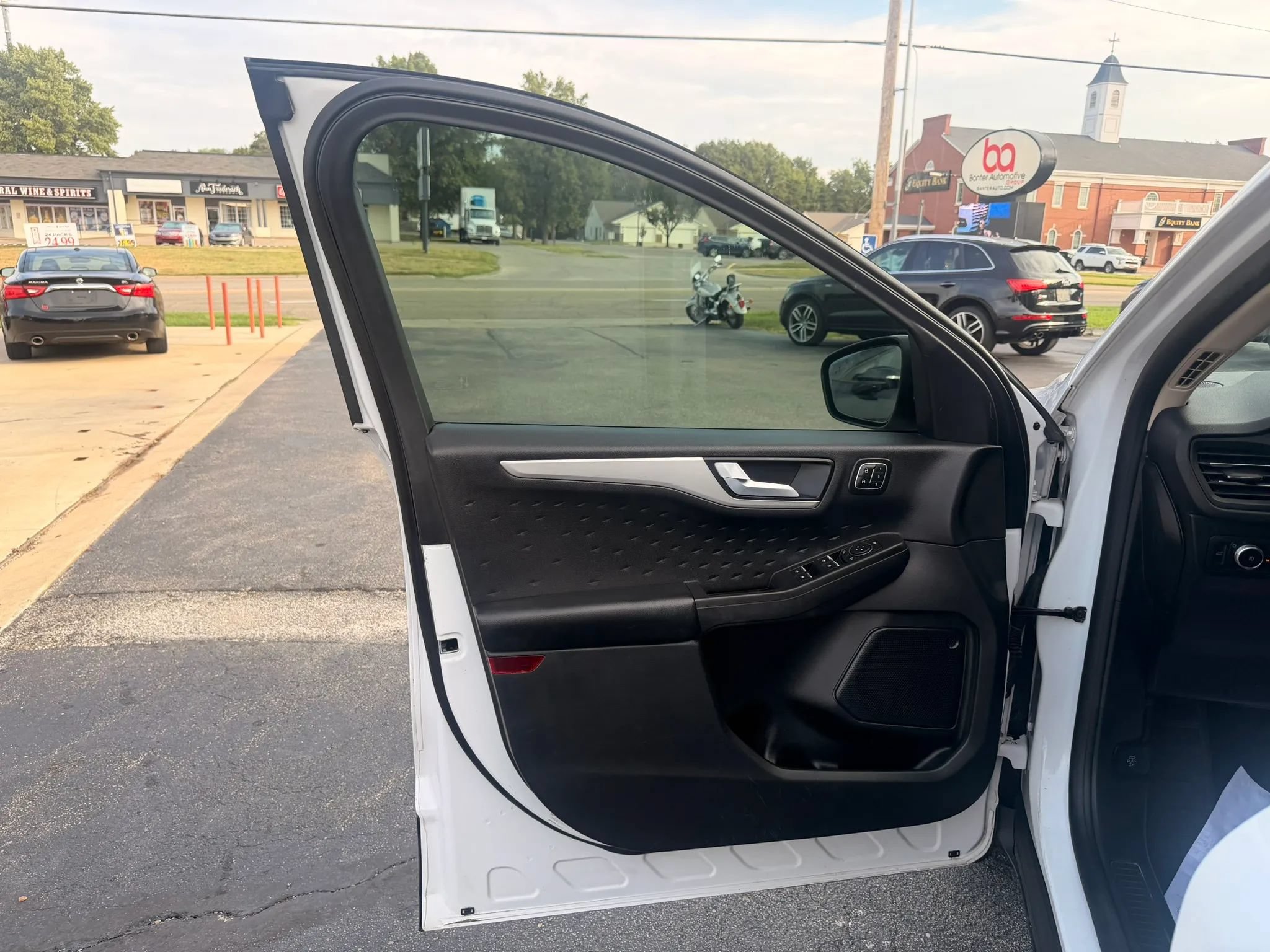 Used 2020 Ford Escape SEL AWD/4WD image 8