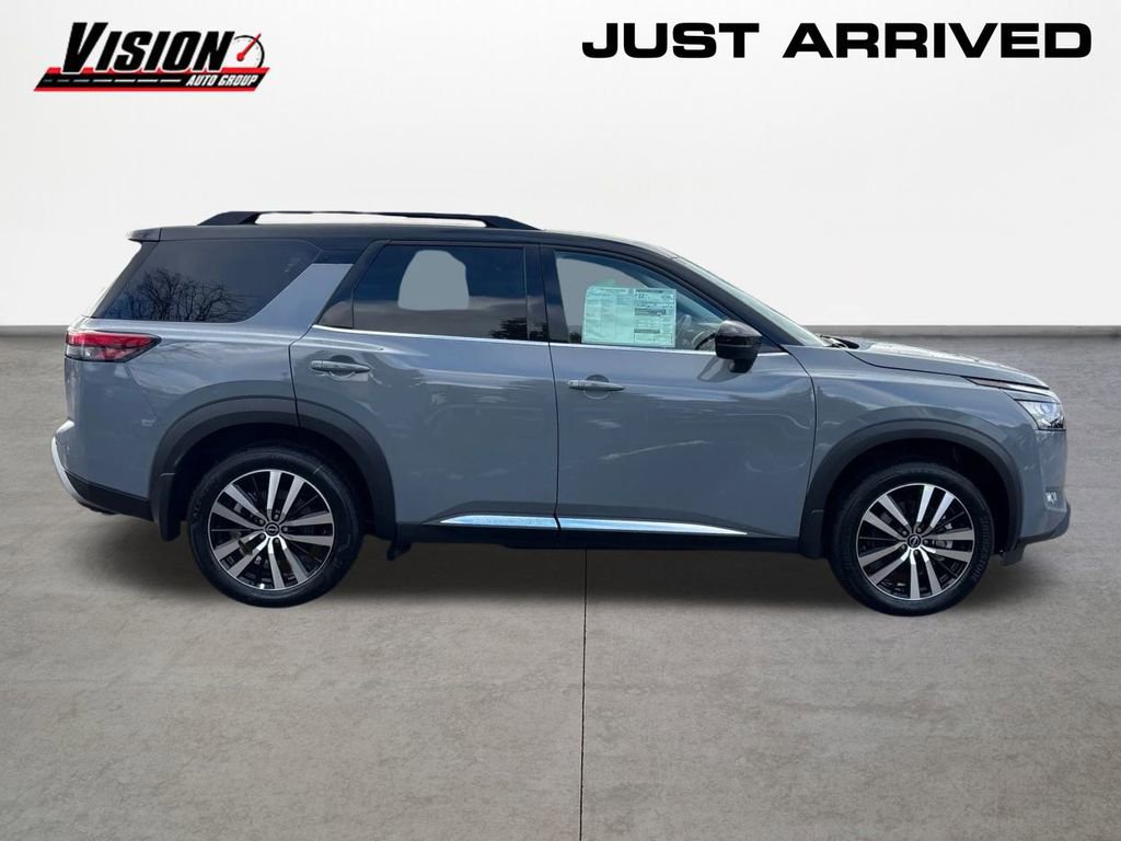 New 2025 Nissan Pathfinder Platinum w/ Cargo Package image 4