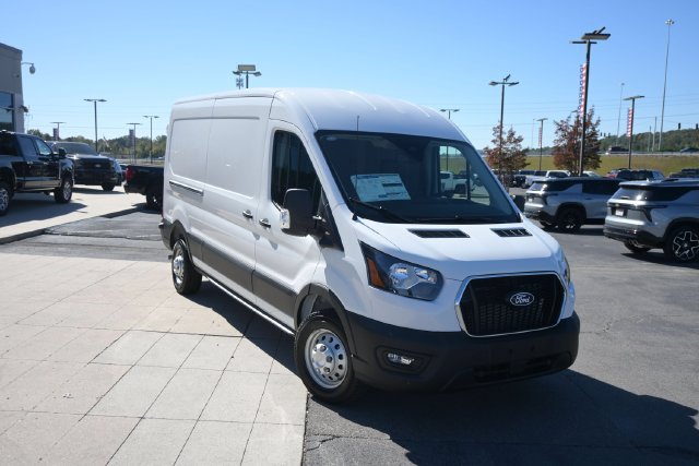 New 2027 Ford Transit 250 148 Medium Roof RWD image 4