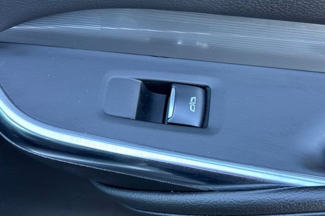 Used 2024 Cadillac XT4 Premium Luxury image 22