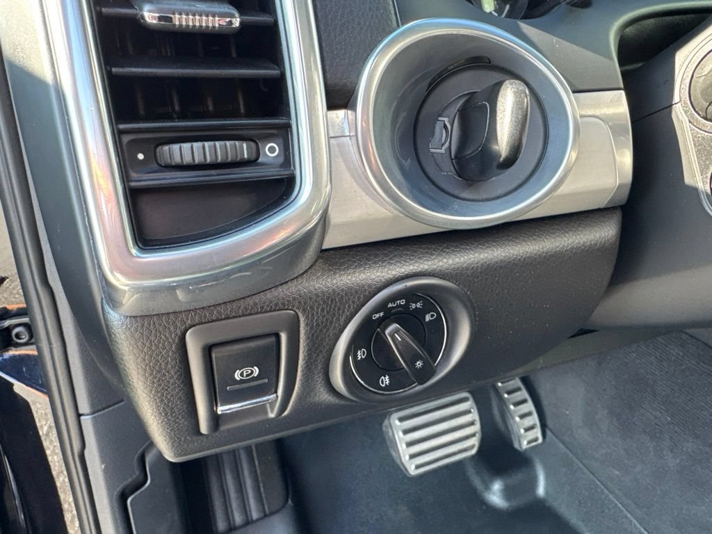 Used 2013 Porsche Cayenne GTS AWD/4WD image 19
