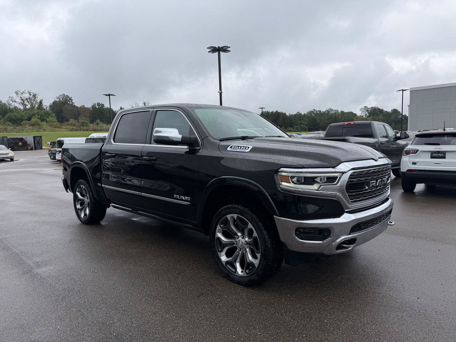 Used 2024 RAM 1500 Limited AWD/4WD image 3
