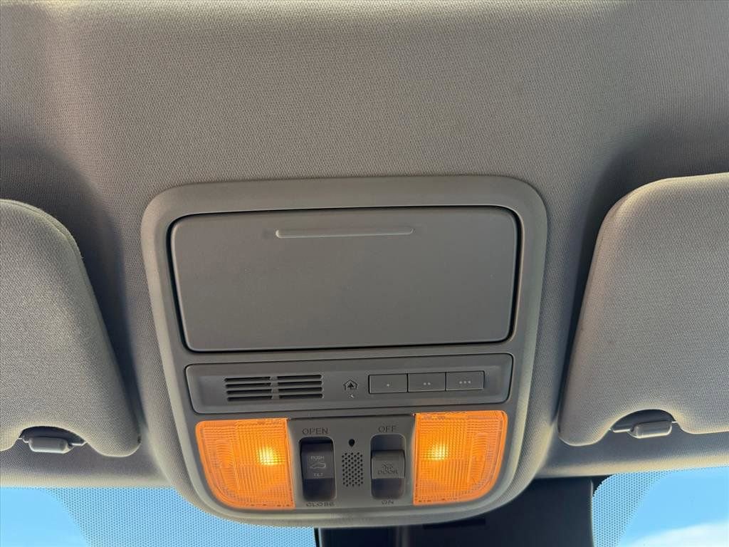 Used 2018 Honda Pilot Touring image 28