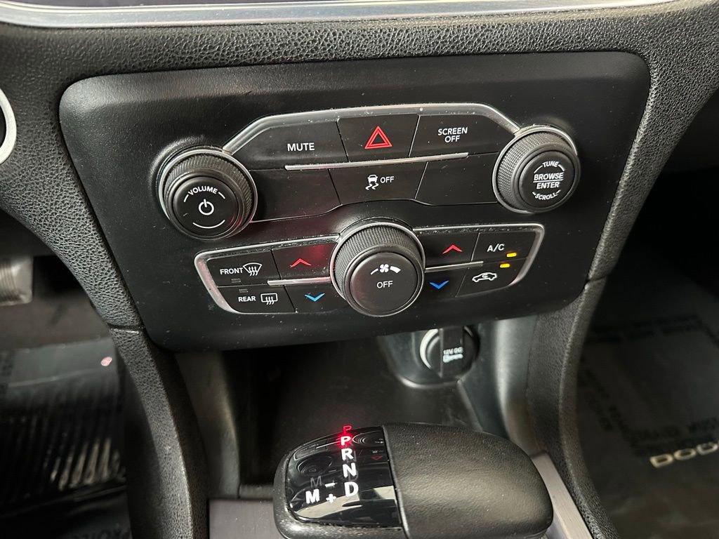 Used 2017 Dodge Charger SE w/ Blacktop Package image 25