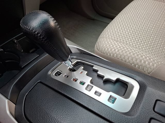 Used 2007 Toyota 4Runner SR5 AWD/4WD image 16