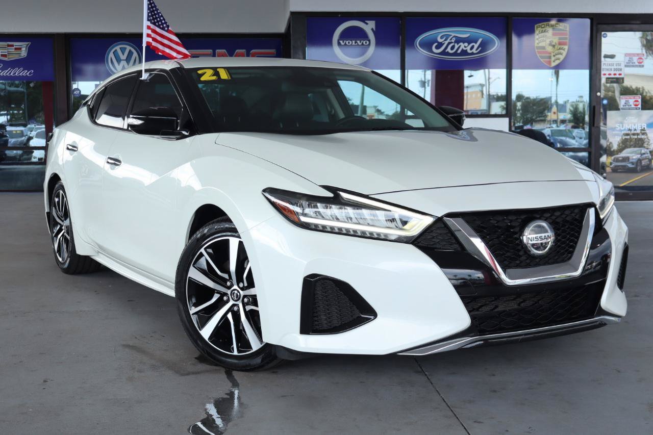 Used 2021 Nissan Maxima 3.5 SV w/ Floor Mat Group FWD image 2